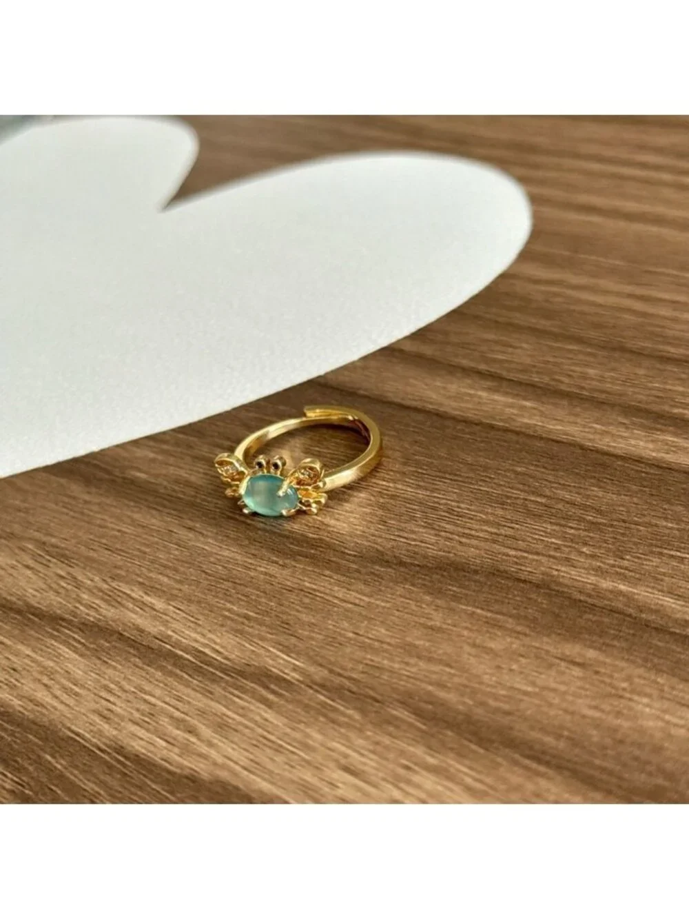 Crab Ring with Blue Gemstone Q51
